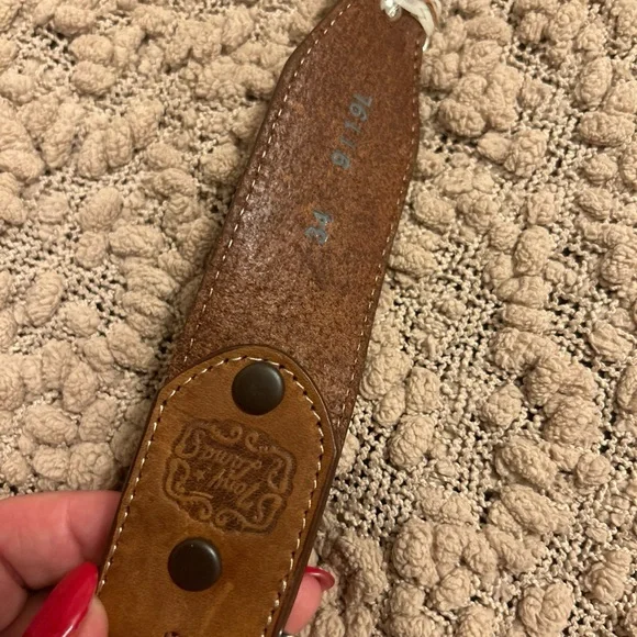 Leegin Leather Products Mens Oiled Scalloped Belt 34 Brown - Picture 7 of 16